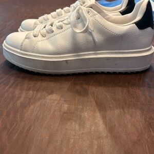 Barely used Steve Madden shoes. Great condition